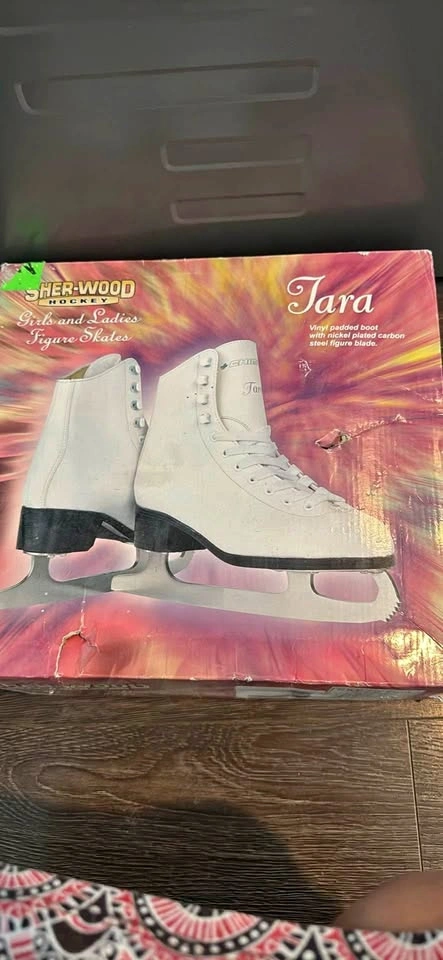Sherwood Tara Girls and Ladies figure skates size 7