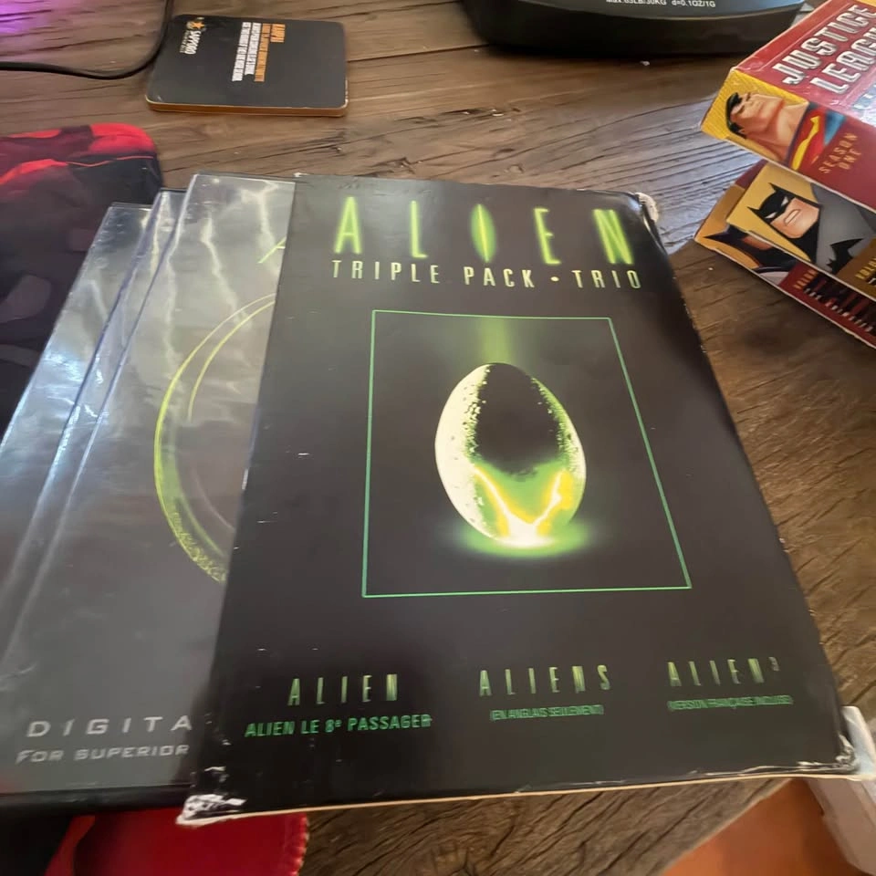 Alien Trio Canadian Version DVD - photo 3