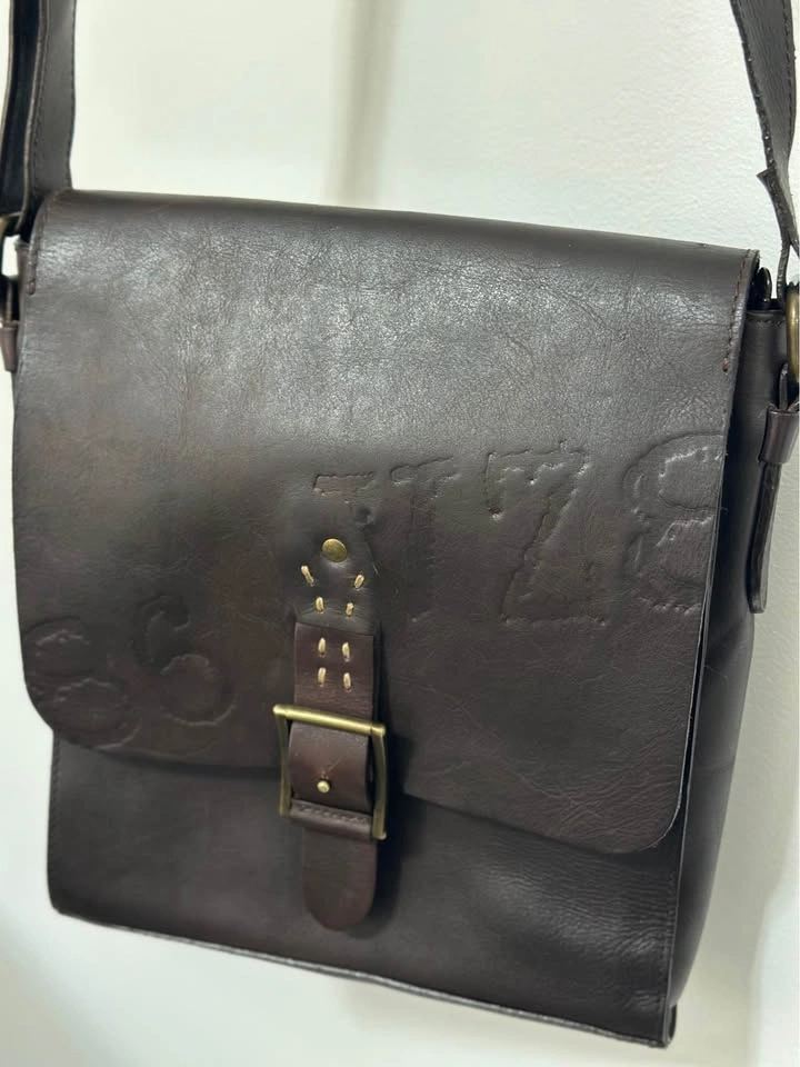 VELEZ Men’s Leather Shoulder Bag — Excellent Condition - photo 2