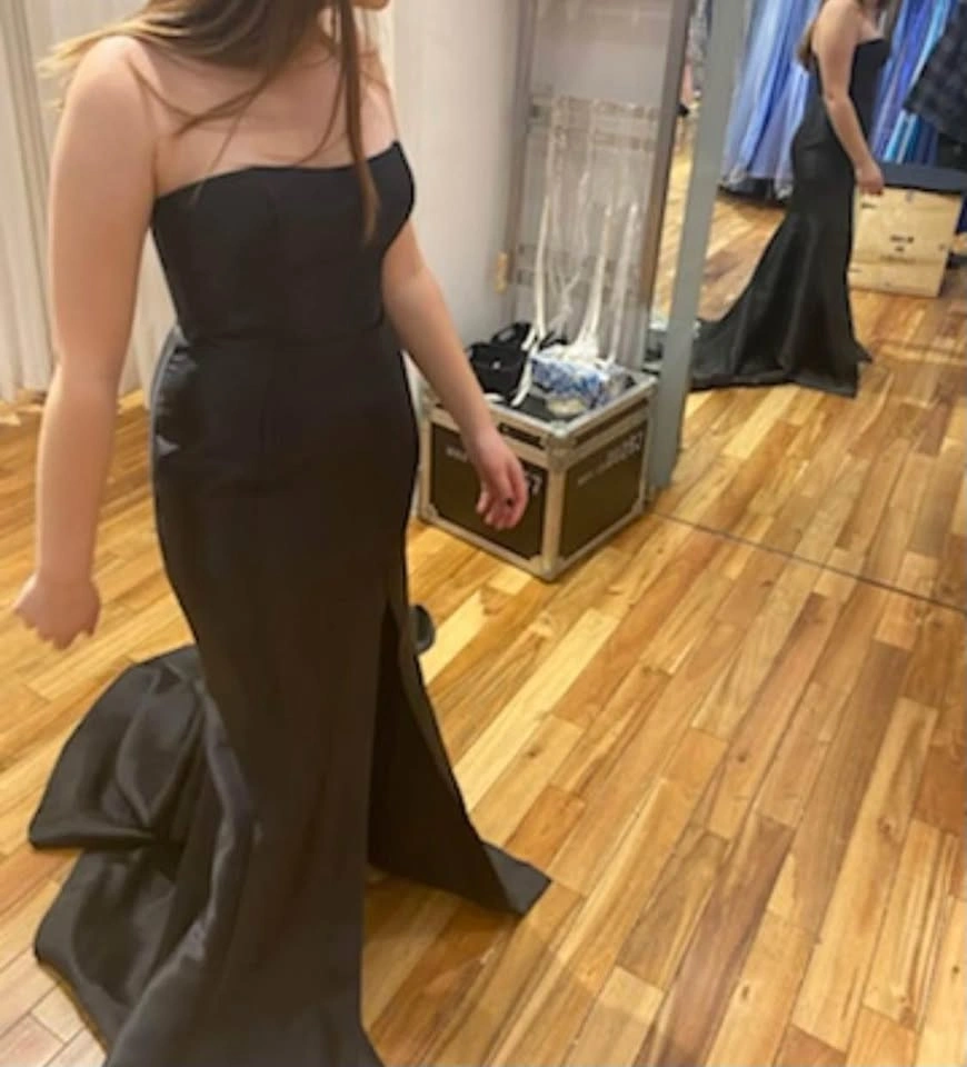 Black Jessica Rabbit Graduation/Bridesmaid Dress - Size 6