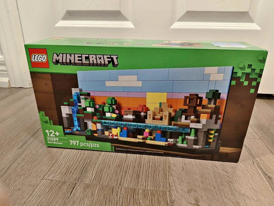 BNIB LEGO 21589 Minecraft Mini Biomes