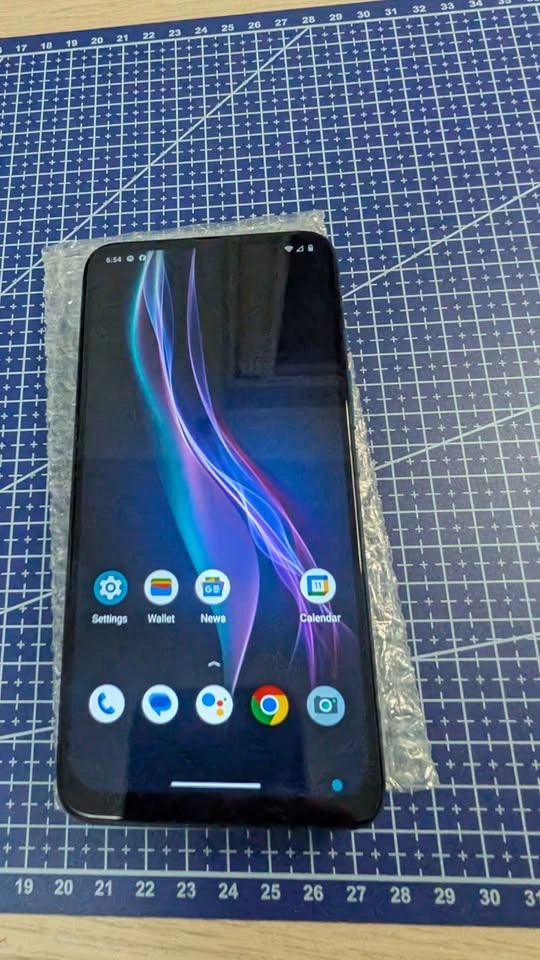 Motorola One Fusion+ Phone - Like New - photo 2