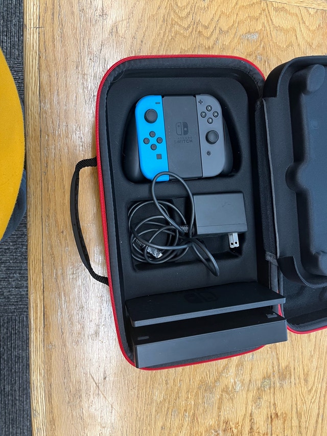 2018 Nintendo Switch + Accessories - photo 4