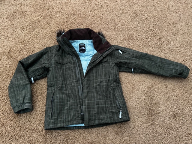 North Face Women's Ski/Snowboard Jacket - Small