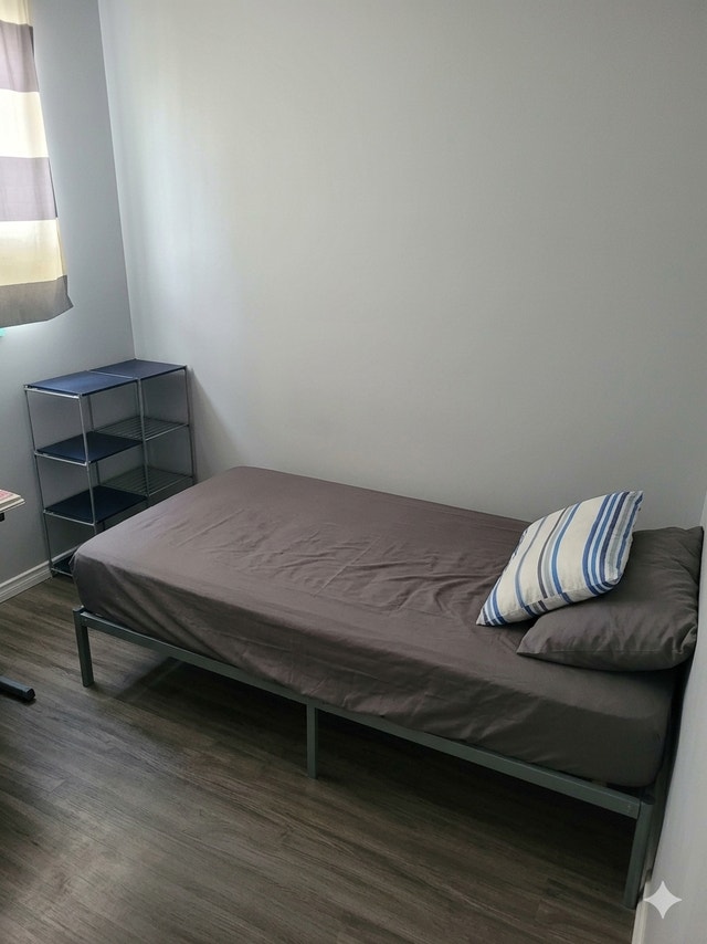Room for Rent - photo 2