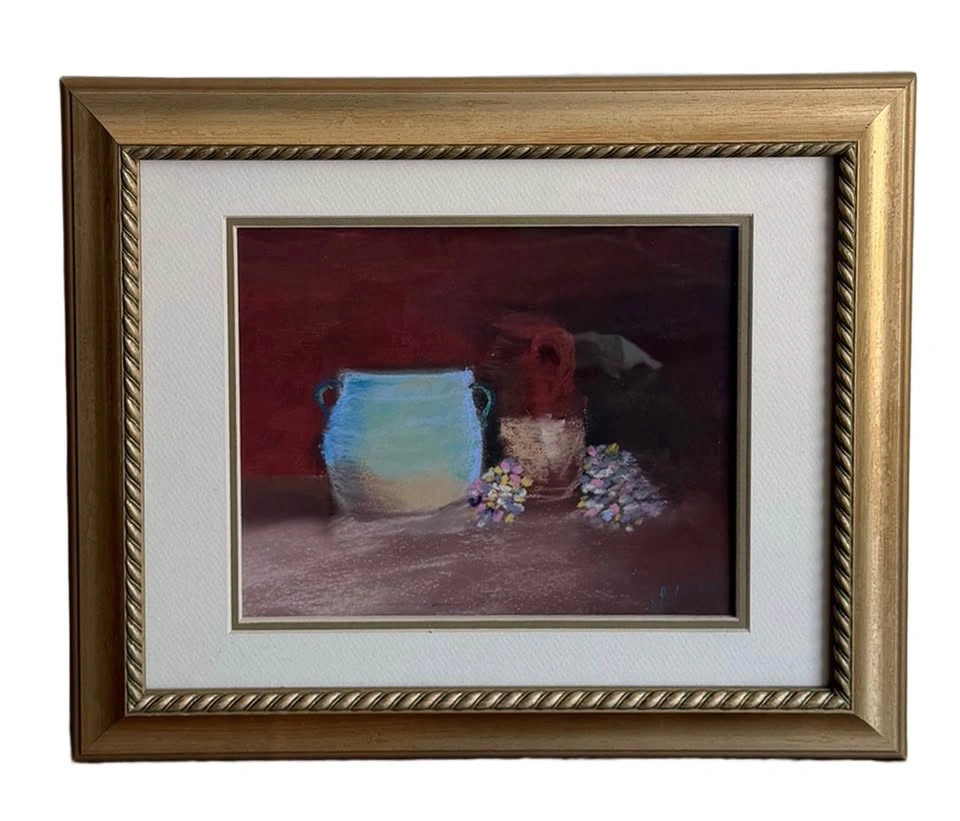 Signed Framed Still Life Artwork – Gold Frame, Classic Decor - photo 2