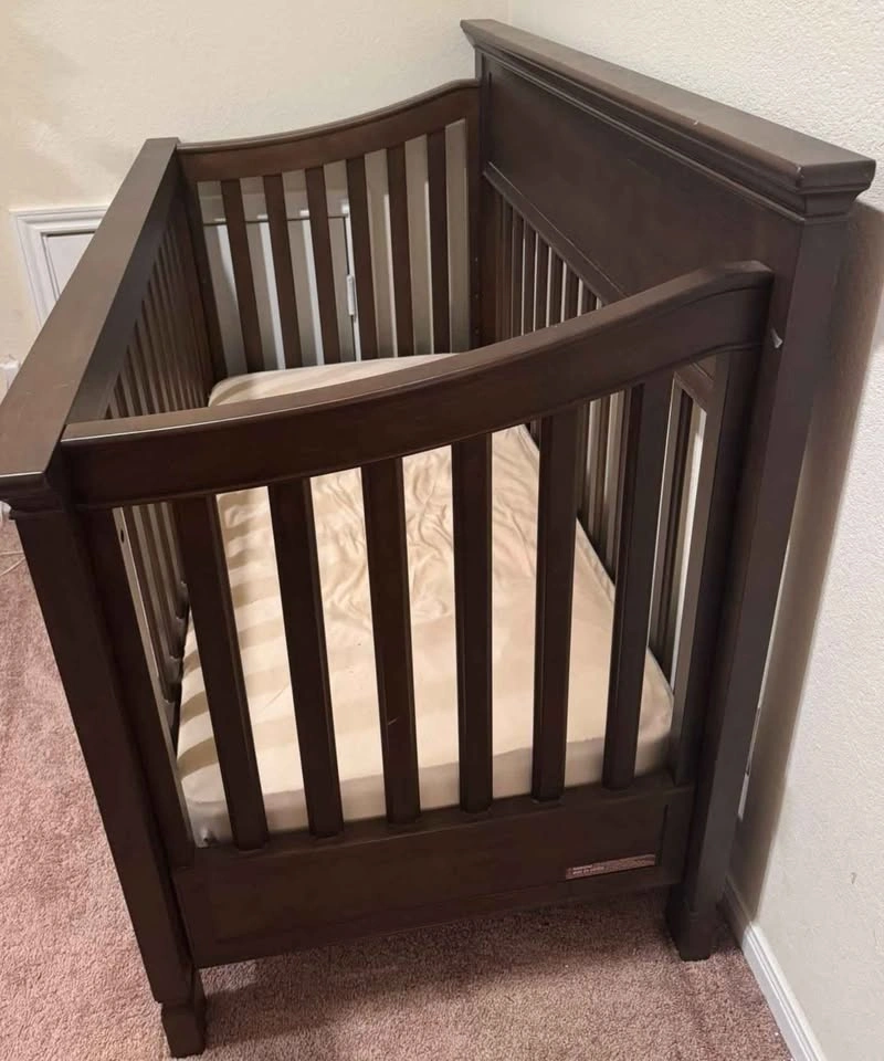 Pottery Barn Crib - photo 4