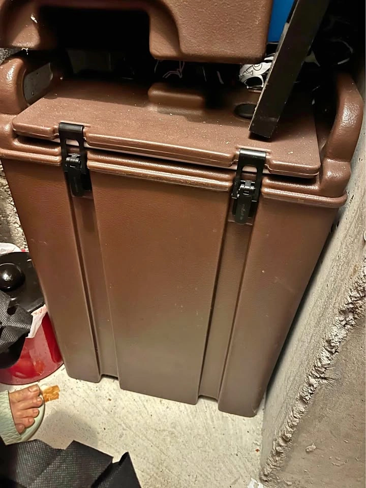 Cambro 4-3/4 gal Beverage Carrier