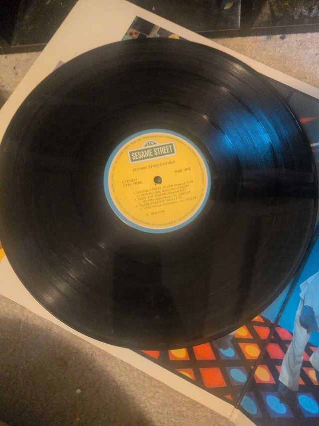 Sesame Street Vinyl Record - photo 3