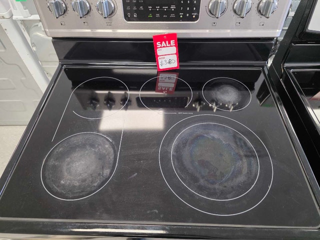 Frigidaire Gallery 30" Convection Electric Range - photo 3