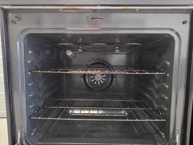 Frigidaire Gallery 30" Convection Electric Range - photo 5