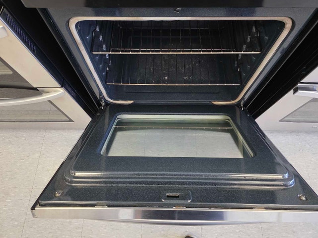 Samsung 30" Convection Electric Range FE-R500WX - $460 - photo 4
