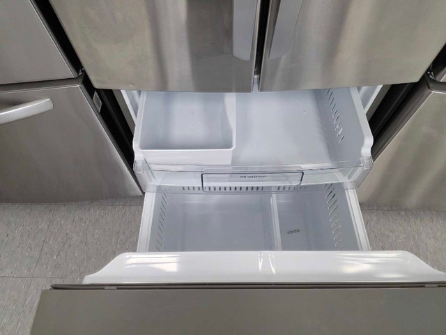 LG 22 cu ft French Door Fridge - $845 - photo 4