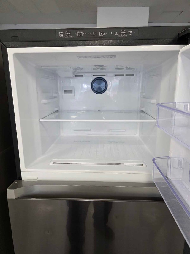 Samsung 18 cu ft Top Freezer Fridge $565 | Delivery Available - photo 3