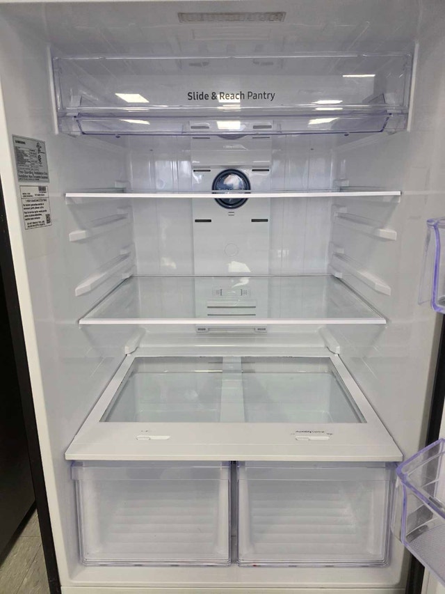 Samsung 18 cu ft Top Freezer Fridge $565 | Delivery Available - photo 5