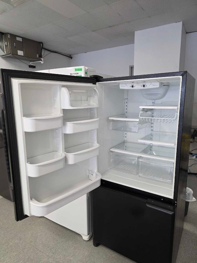 Amana 18.5 cu ft Bottom Freezer Fridge | Delivery Available - photo 2