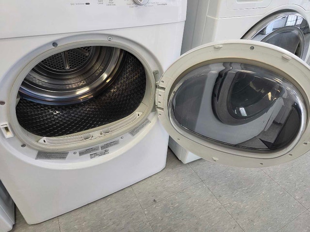 Blomberg 24" Compact Electric Dryer – $340 - photo 3