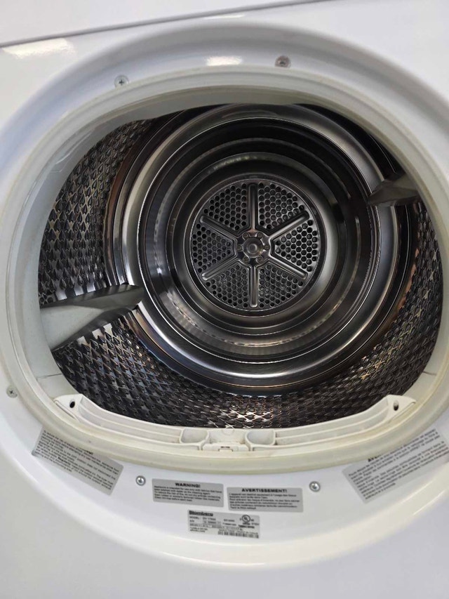 Blomberg 24" Compact Electric Dryer – $340 - photo 4