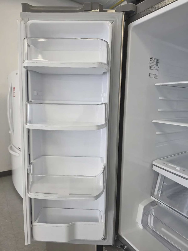 LG French Door Refrigerator LFC24786ST - photo 3