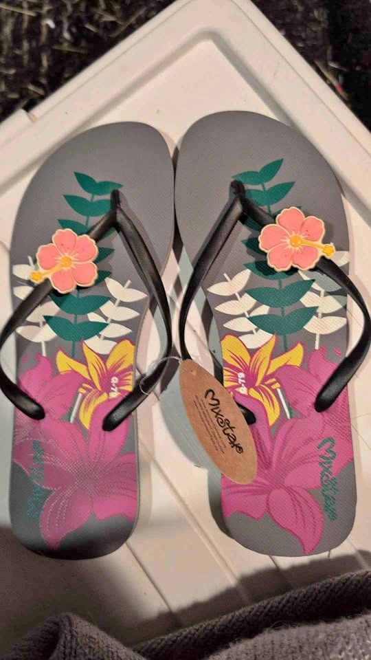 MixStax Floral Hibiscus Flip Flops Size L