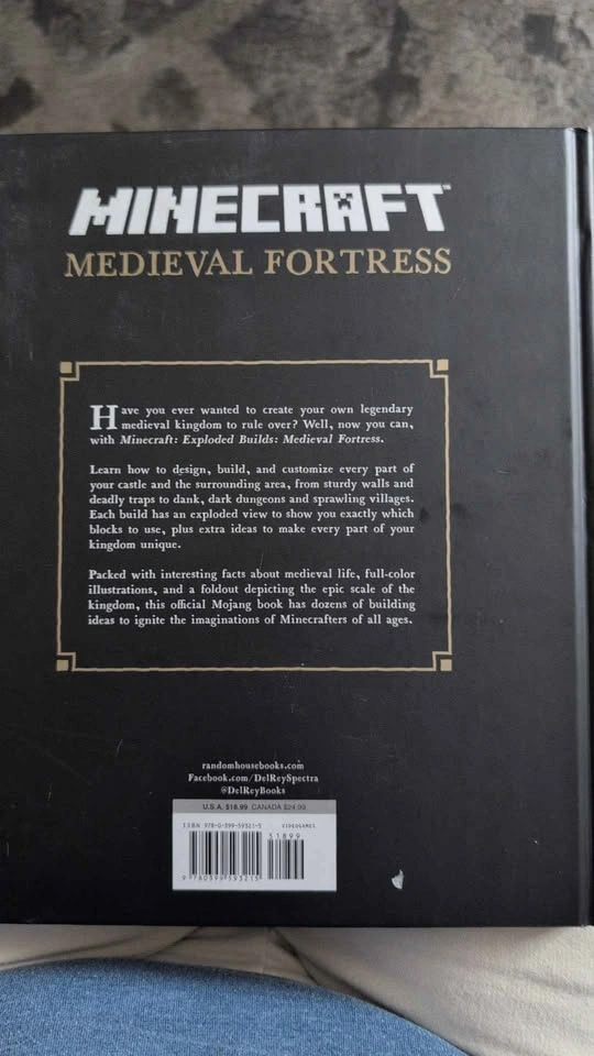 Minecraft Medieval Fortress Book - photo 2