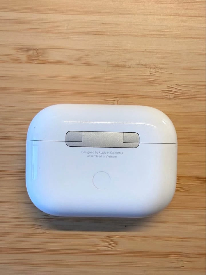Apple AirPods Pro 2nd Gen (USB-C) with Protective Case - photo 4