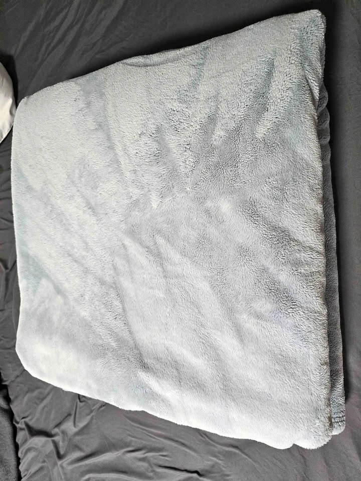 Kirkland Queen Size Plush Blanket