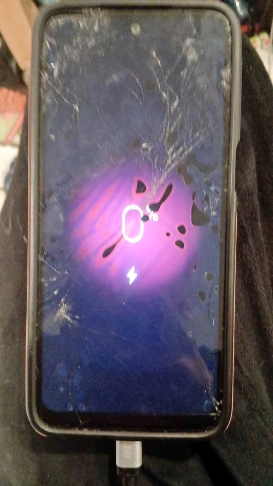 Motorola phone cracked screen, works great