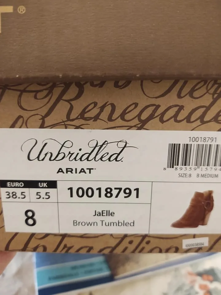 Ariat Suede and Leather Boots - photo 2