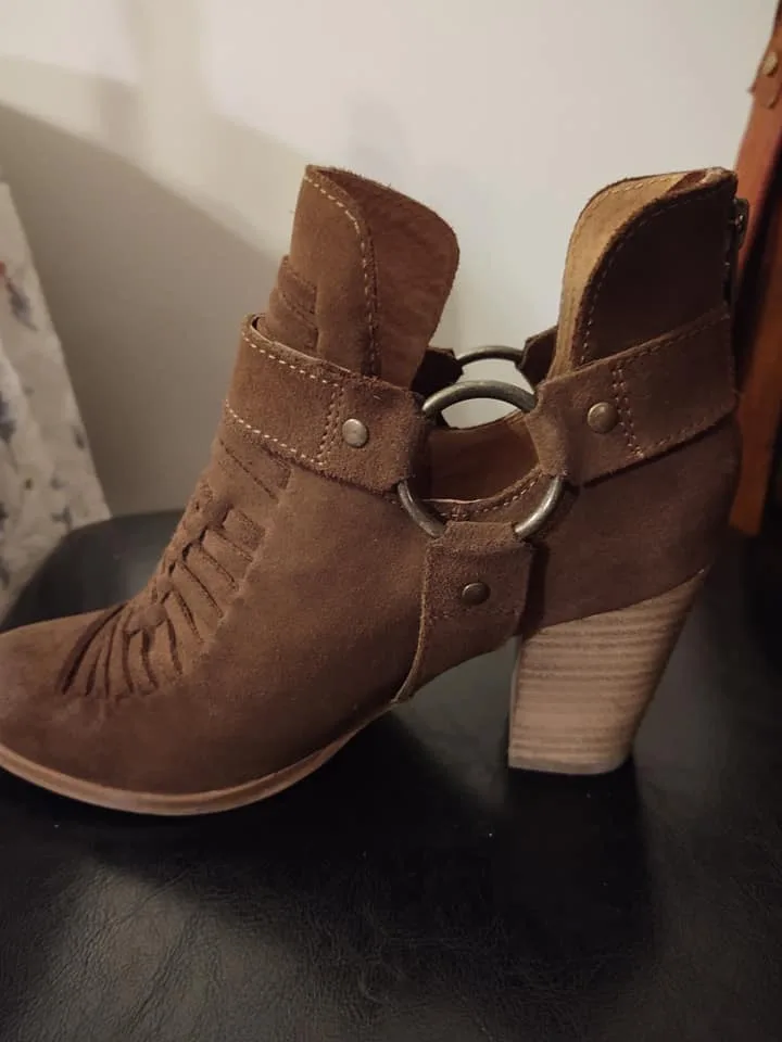 Ariat Suede and Leather Boots - photo 5