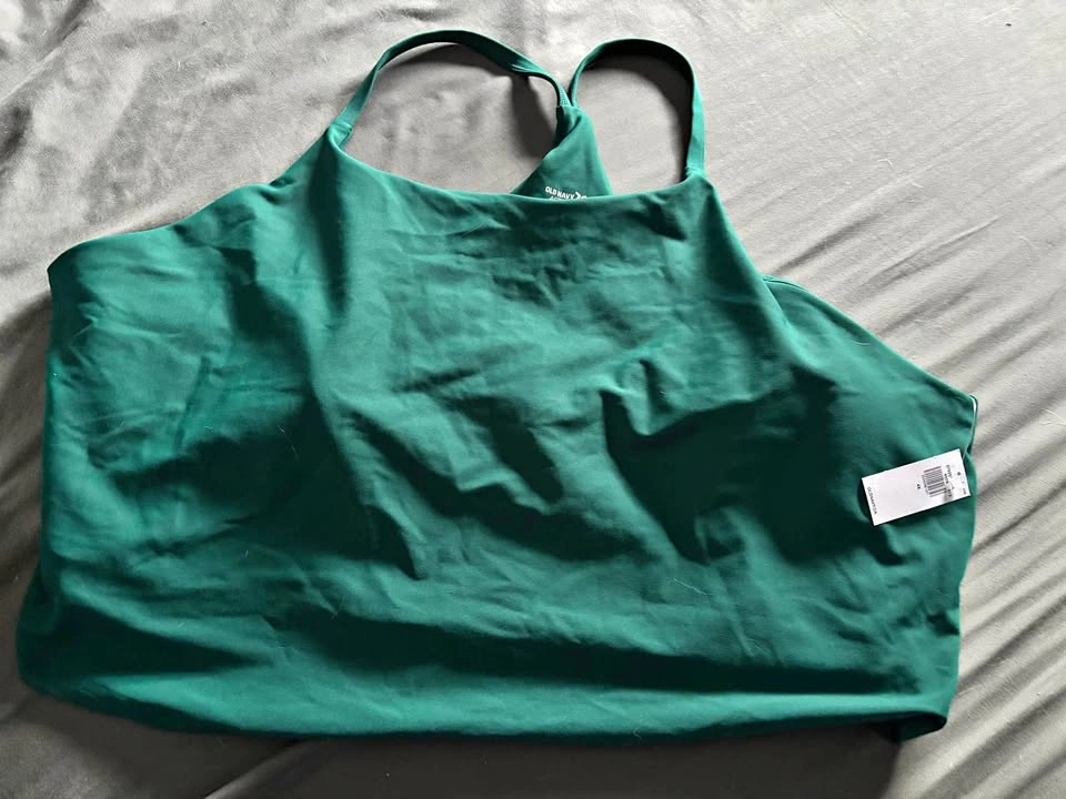 Brand New Old Navy Athletic Crop Tank 4XL