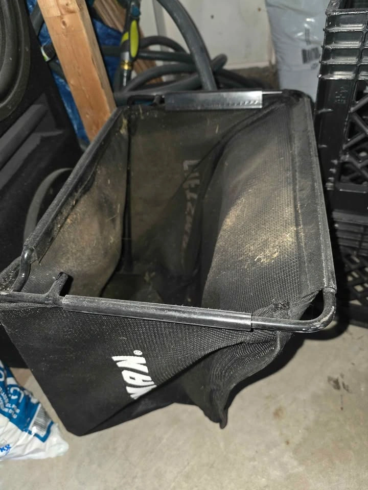 Craftsman 20" Electric Lawn Mower (13 AMP) - Needs Repair - photo 5