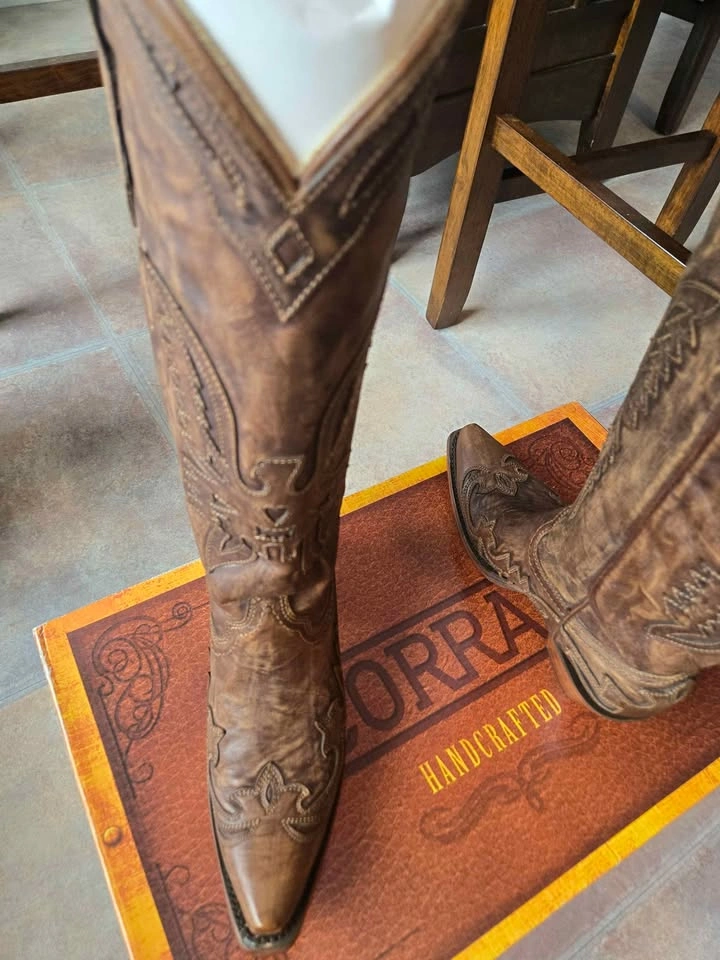 7.5 Handcrafted Cavender Corral Boots - photo 5