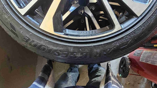 Stock Rims & Tires 370z Nissan 2018 - photo 2