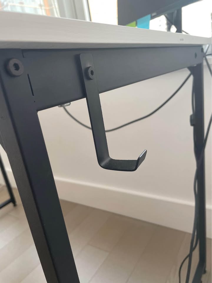 White Desk - iron strut - 23.6"D x 47"W x 30"H - headset holder - photo 5
