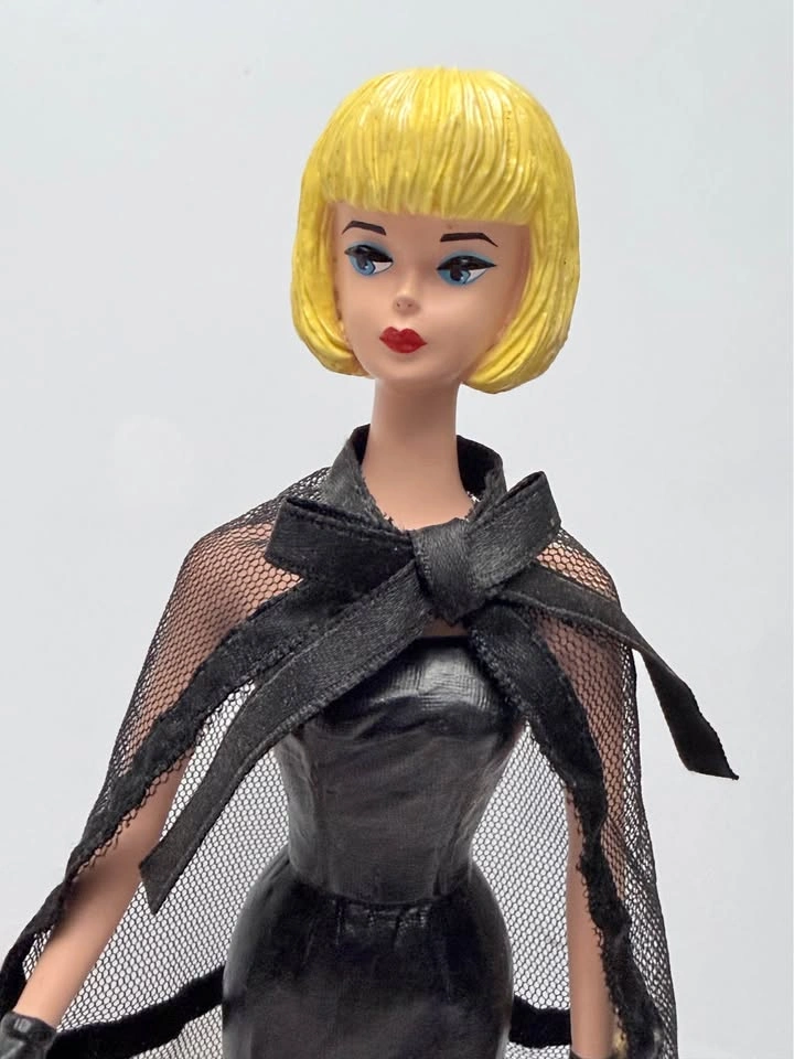 Vintage Barbie Ceramic Figurine 1964 Black Magic Dress Fred Tang - photo 2
