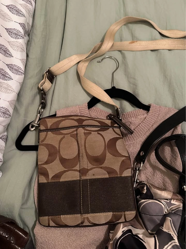 Duffles and purses - photo 2