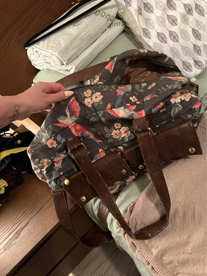 Duffles and purses - photo 3