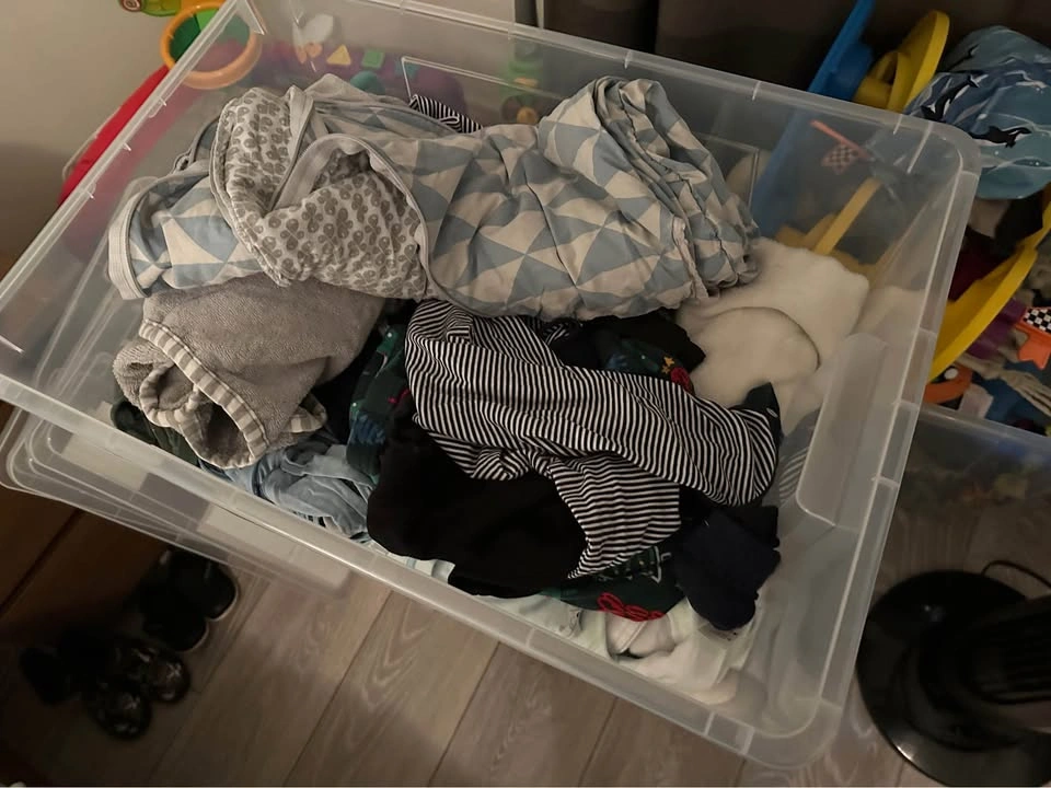Misc bin of baby clothes - photo 2