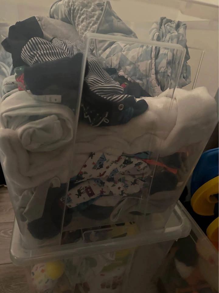 Misc bin of baby clothes - photo 4