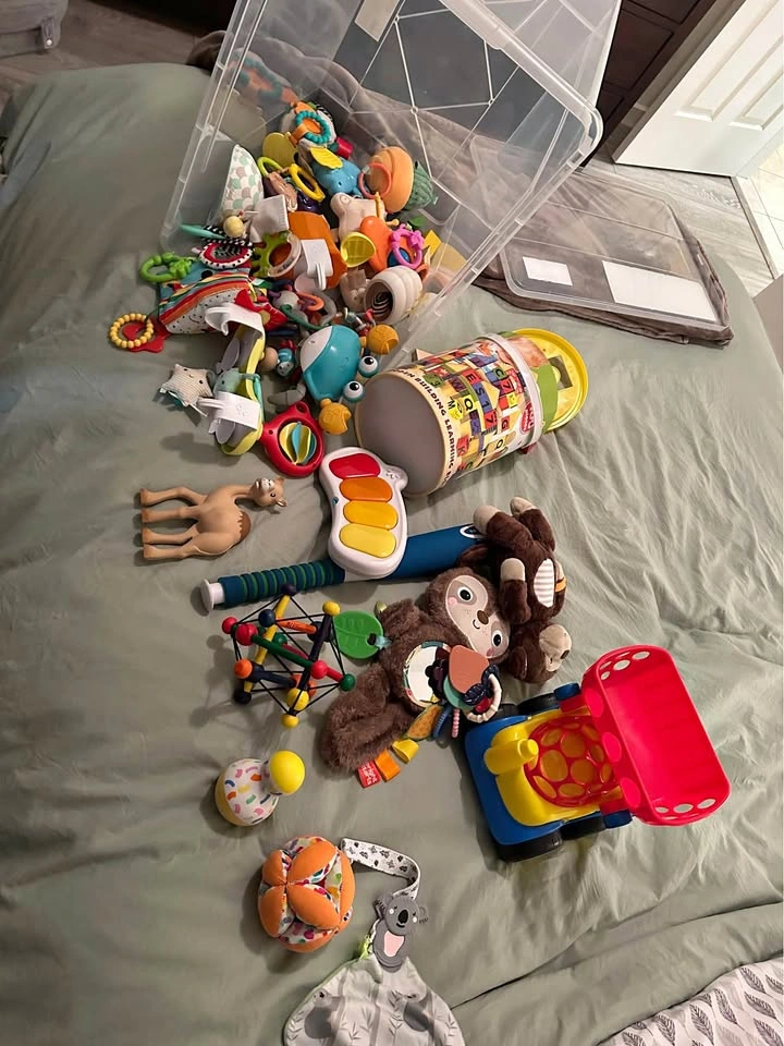 Toddler and baby toys misc bin