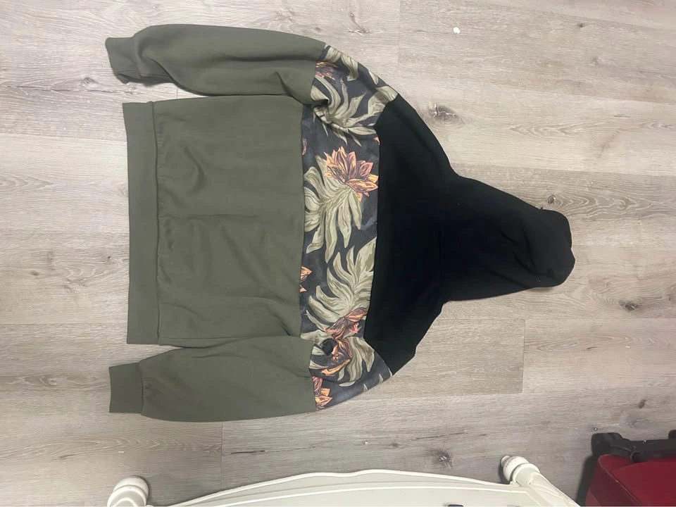 Zoo York Large Hoodie Black Green Floral Pattern - photo 3