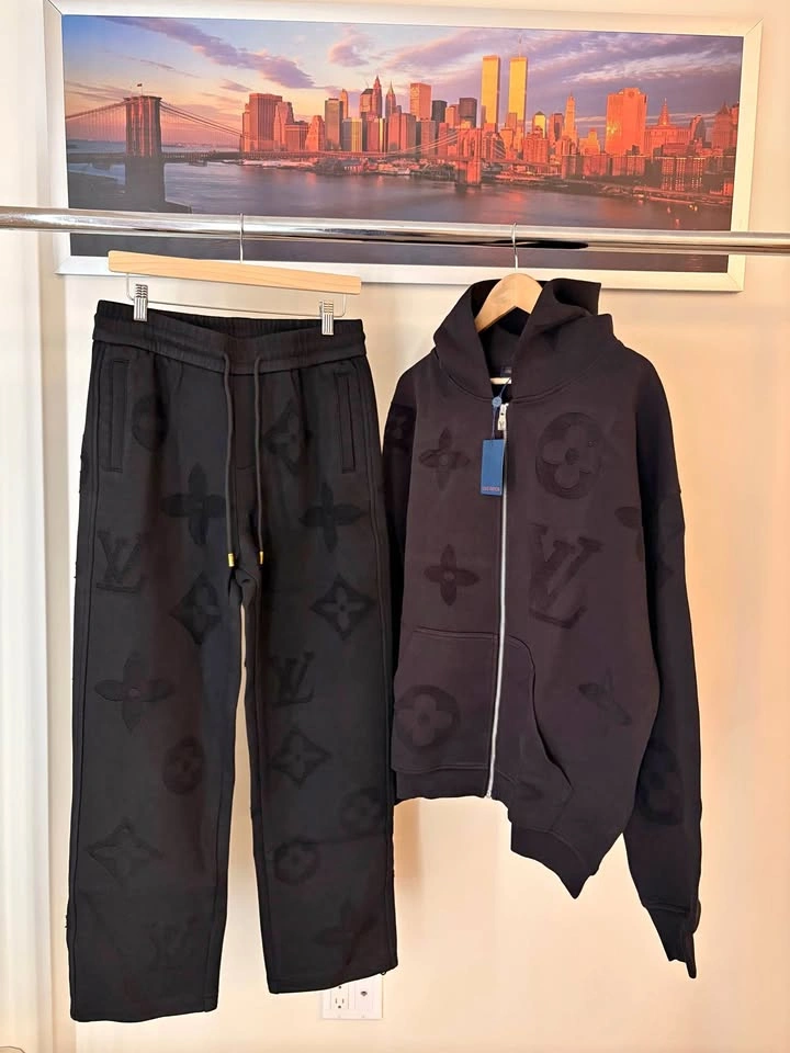 Louis V Hoodies/Joggers