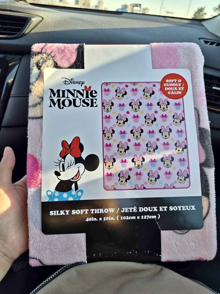 Brand New Minnie Mouse Throw Blanket 40x50 inch Soft
