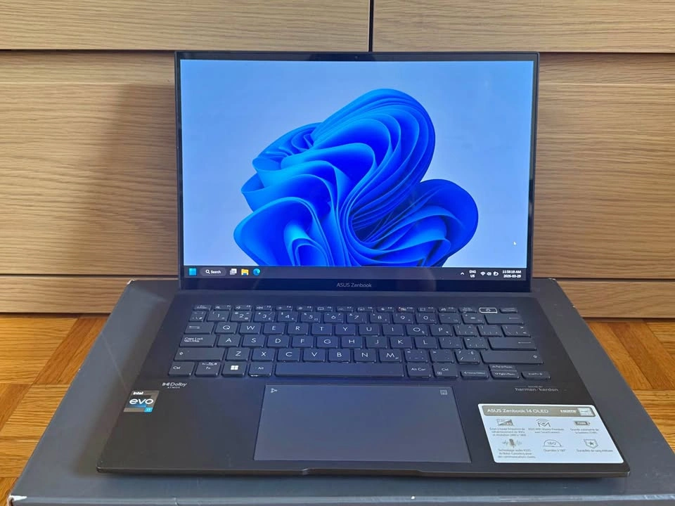 ASUS Zenbook 14 OLED UX3402Z Intel Evo i7-1260P Laptop