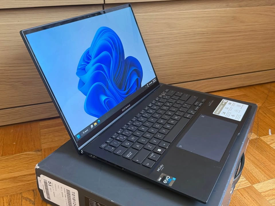 ASUS Zenbook 14 OLED UX3402Z Intel Evo i7-1260P Laptop - photo 2