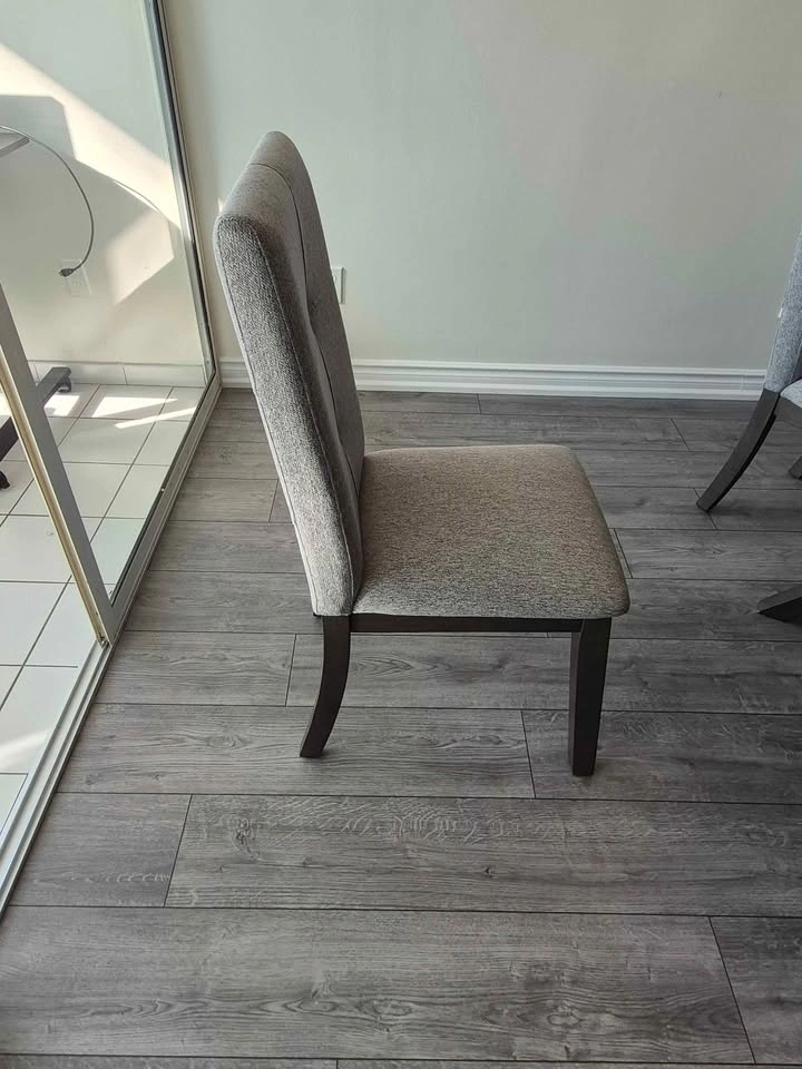4 Seat Dining Table - photo 3