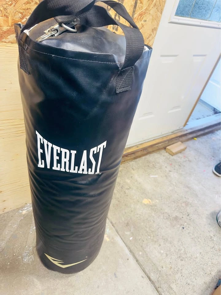 Everlasting kickboxing bag