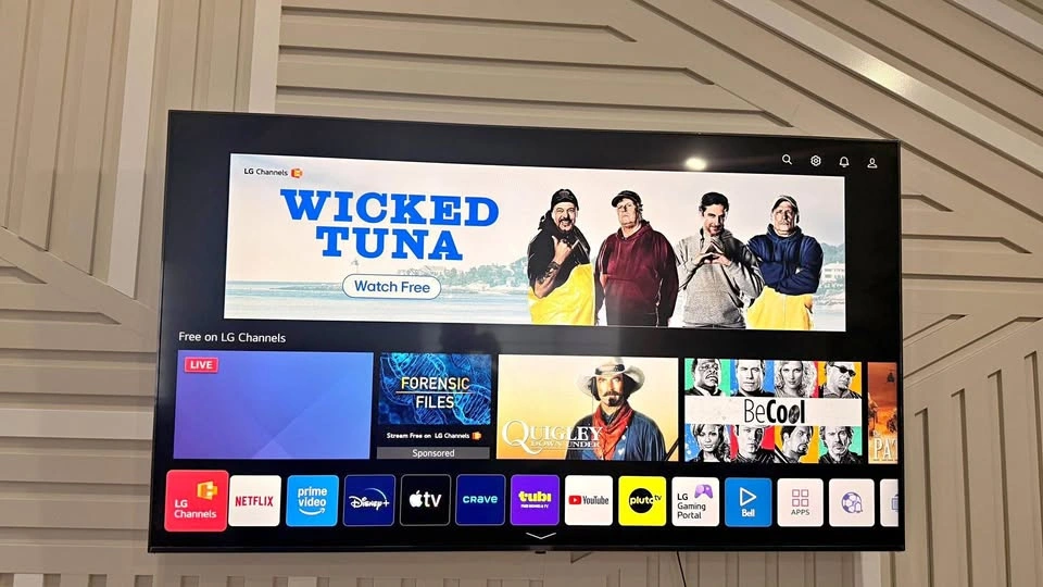 LG 75" 4K Smart UHD TV (Like New) + Wall Mount