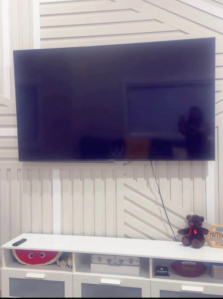 LG 75" 4K Smart UHD TV (Like New) + Wall Mount - photo 2